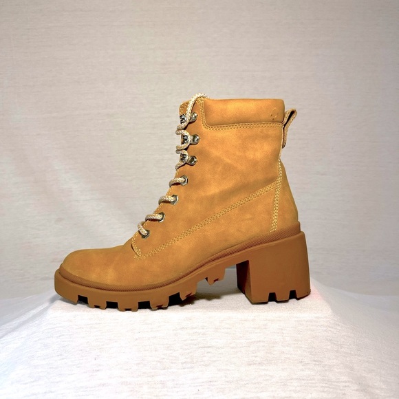 🔥Steve Madden - Lace Up Boot🔥 - Picture 3 of 5